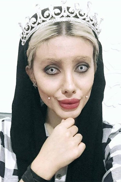 فيديو يوثق اعترافات شبيهة انجلينا جولي بعد القبض عليها